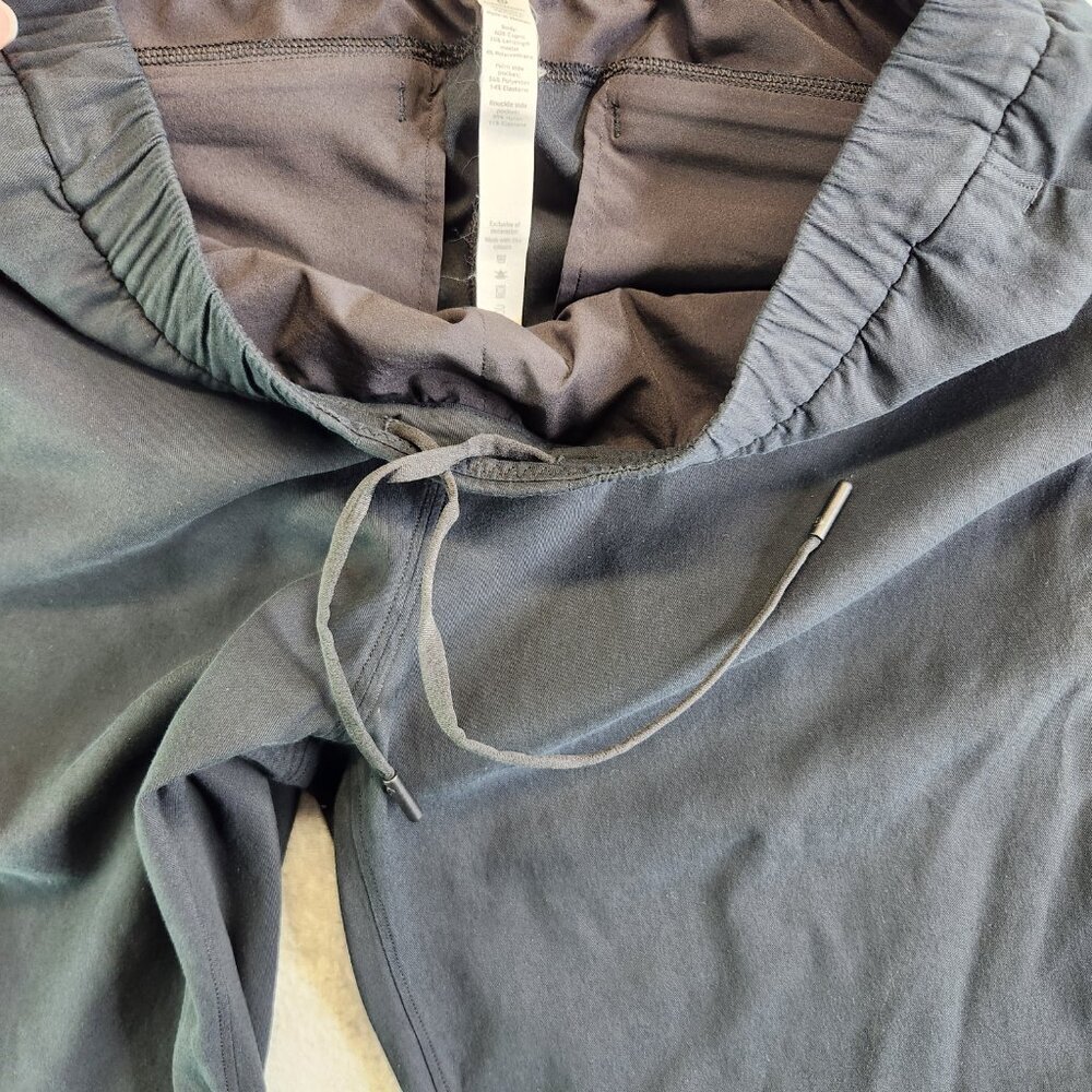 Lululemon Pants Womens 8 Black Essential Affinity Mid Rise Jogger Drapey Loose - Picture 4 of 16